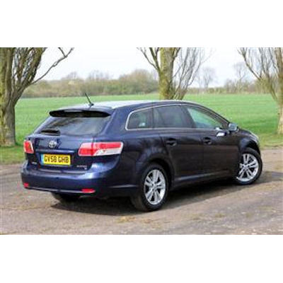 Toyota avensis boot liner